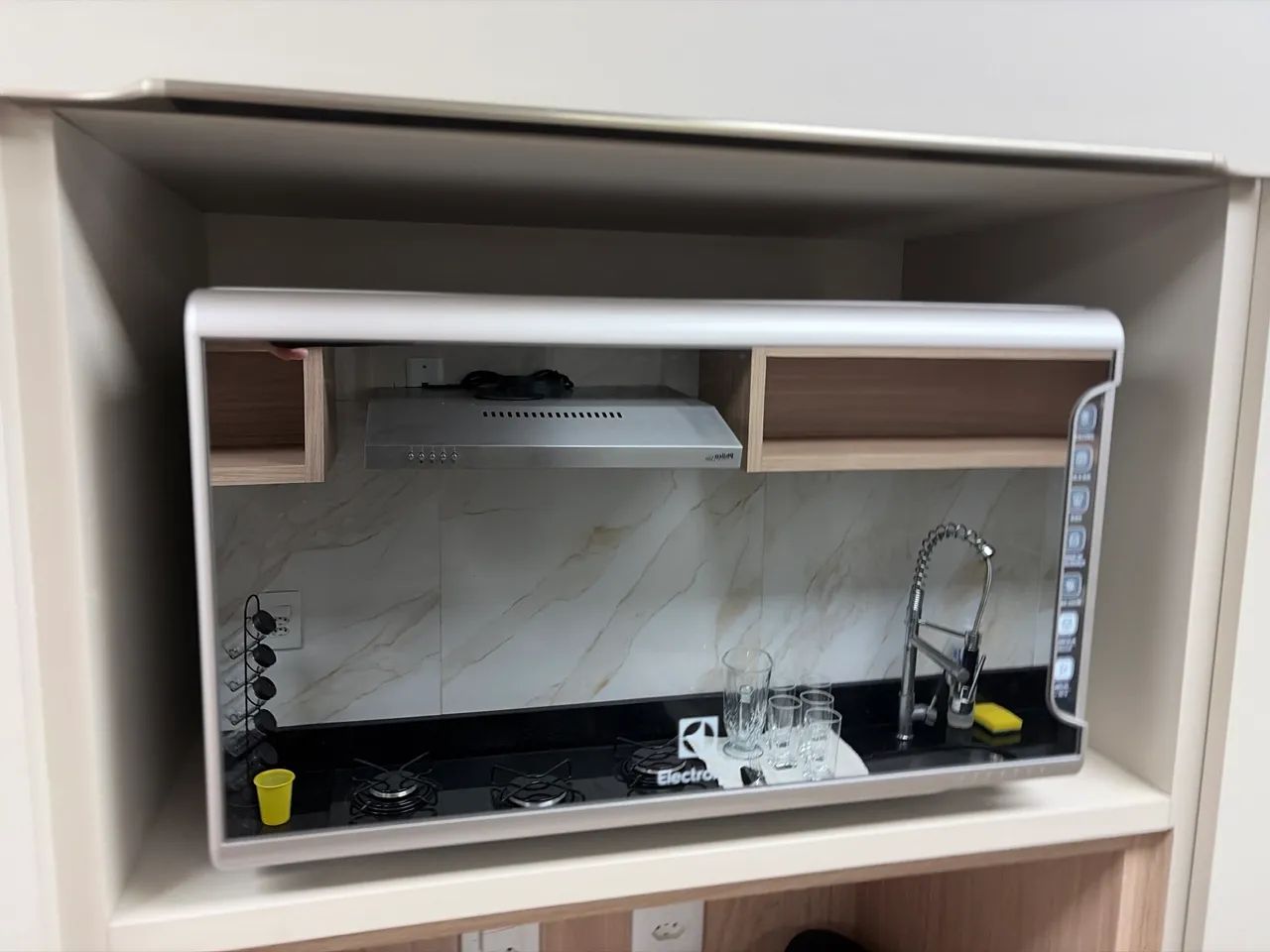 Microondas Electrolux MI41s 31L
