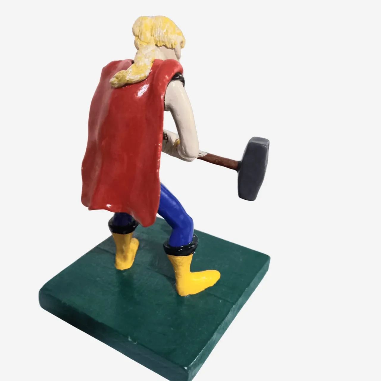 Boneco Thor da terceira idade jogando golfe - Foto 2