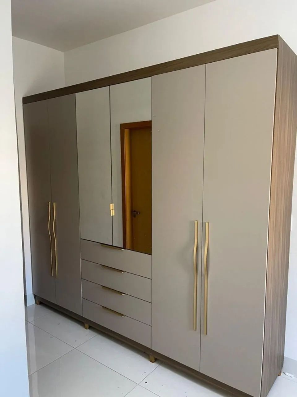ROUPEIRO NOVO A PRONTA ENTREGA  - Foto 2