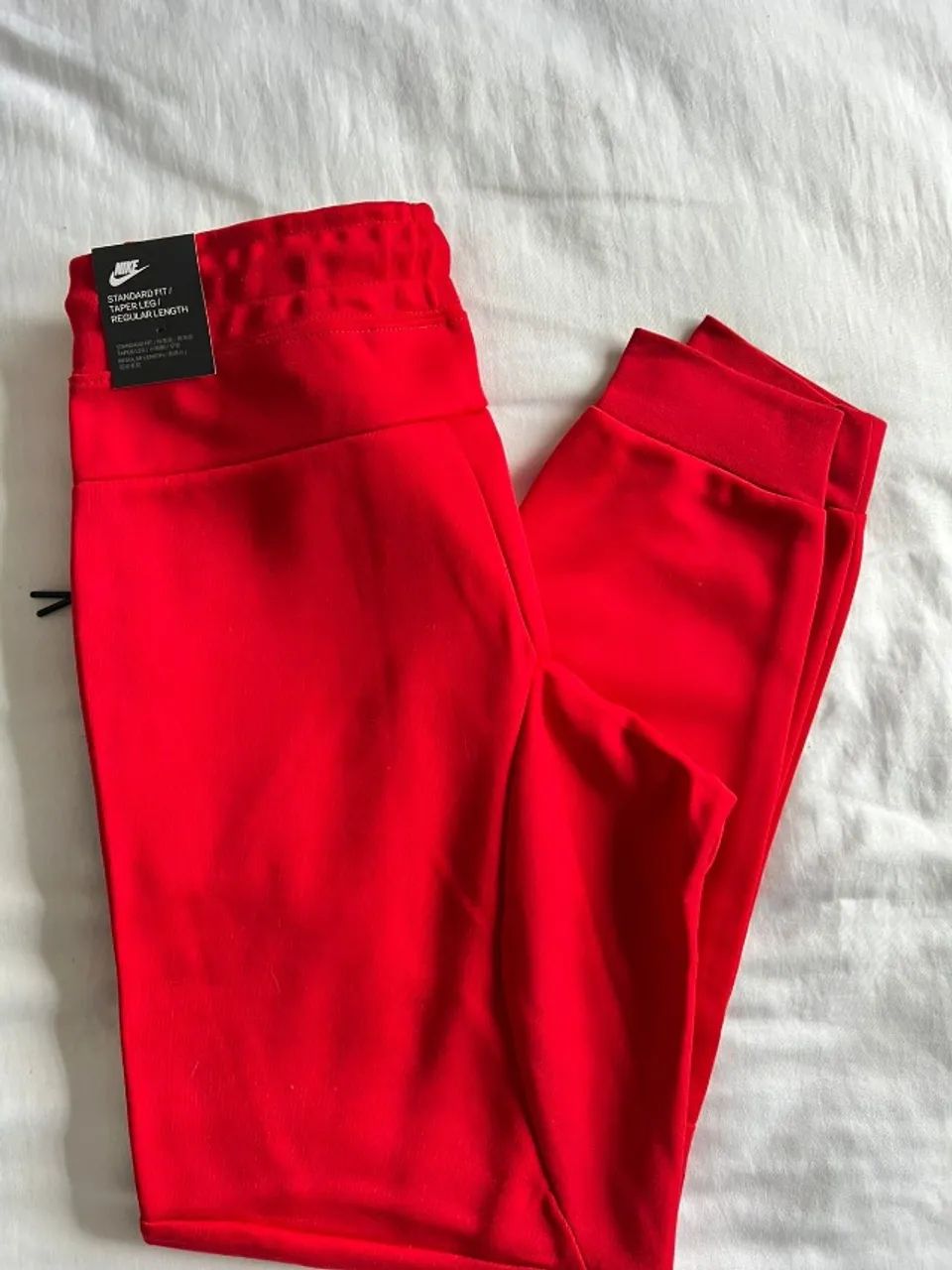 Calça Nike Tech Fleece Vermelha (nova) - Foto 2