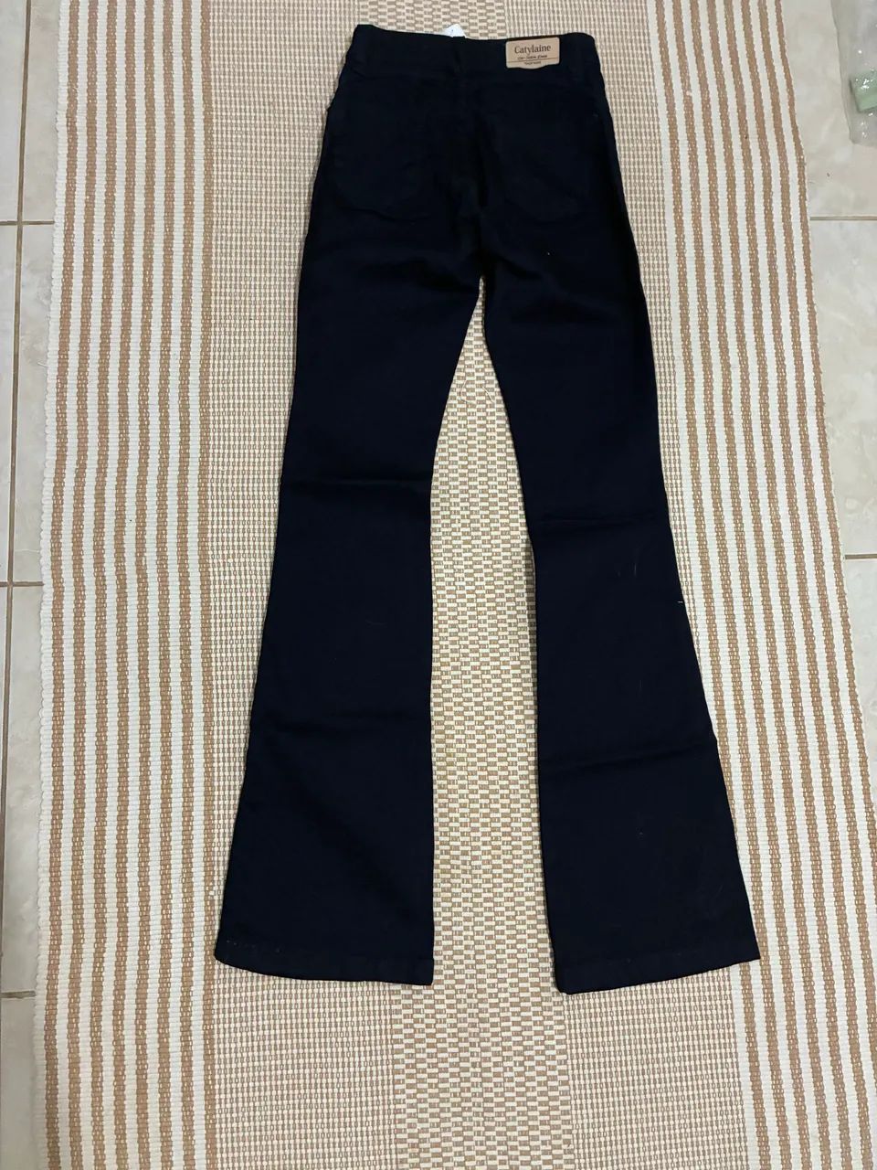 Calça jeans escura  - Foto 4