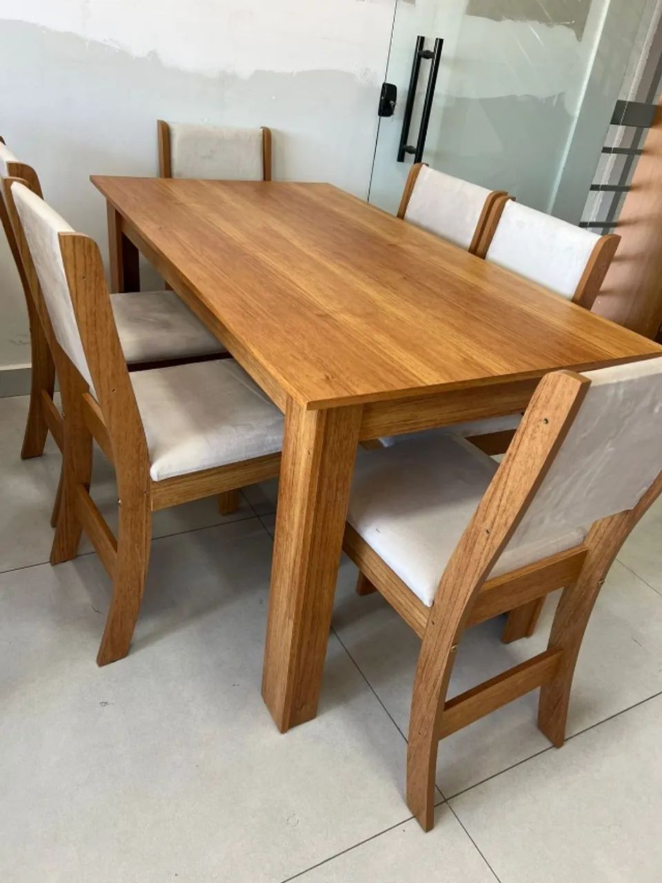 MESA DE JANTAR COM 6 CADEIRAS NOVA