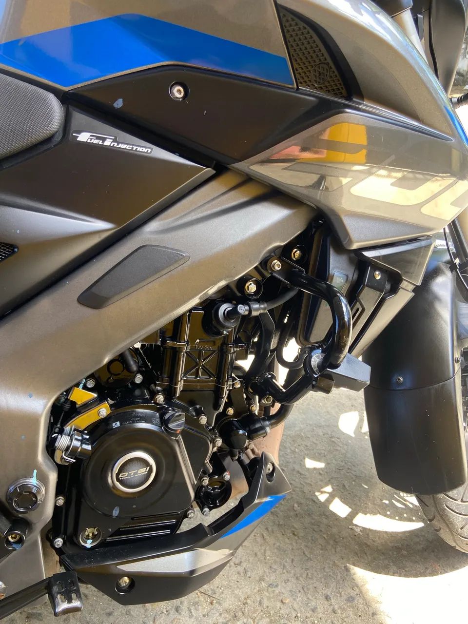 VENDO BAJAJ DOMINAR 200 - MUITO NOVA E CONSERVADA - Foto 3