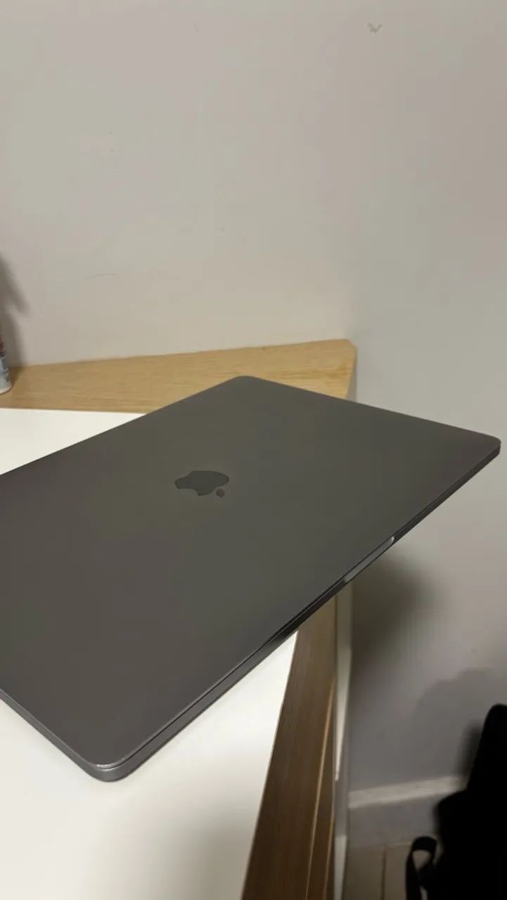 MacBook Pro 2017 i7 16gb 512gb