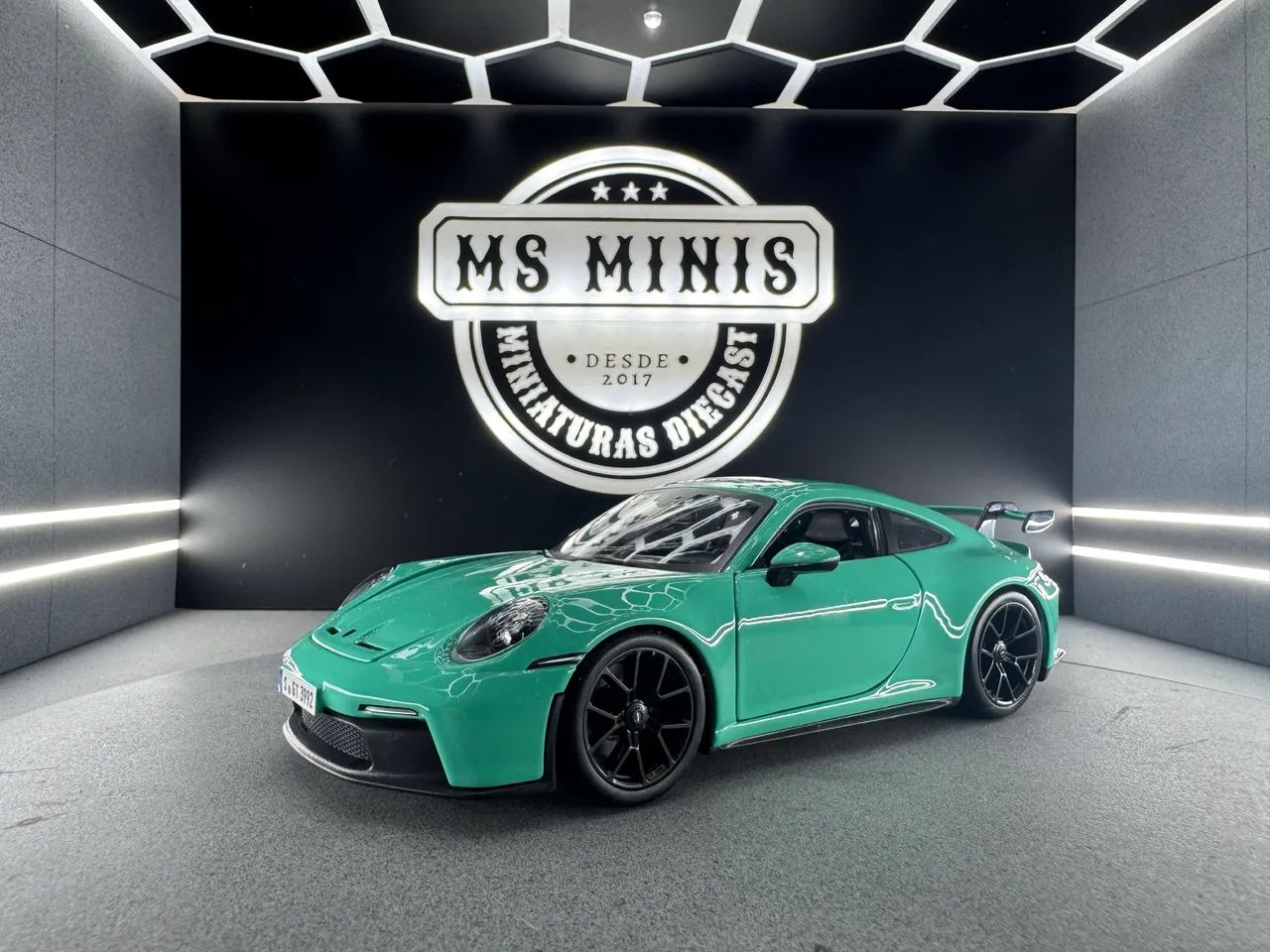 Miniatura Burago - Porsche 911 GT3 Verde escala 1/24 Novo Lacrado
