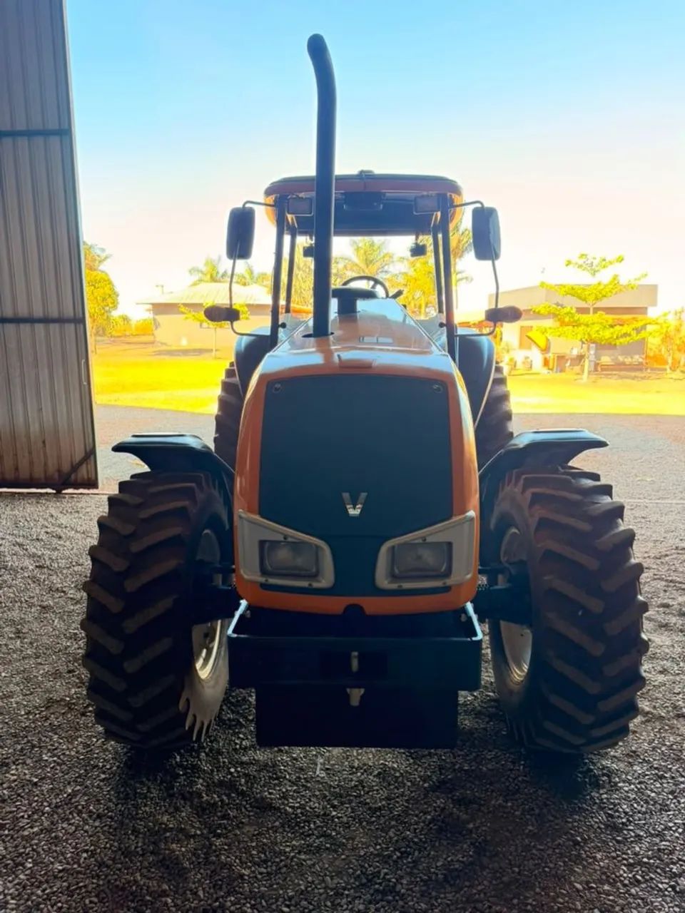 TRATOR VALTRA  - Foto 5