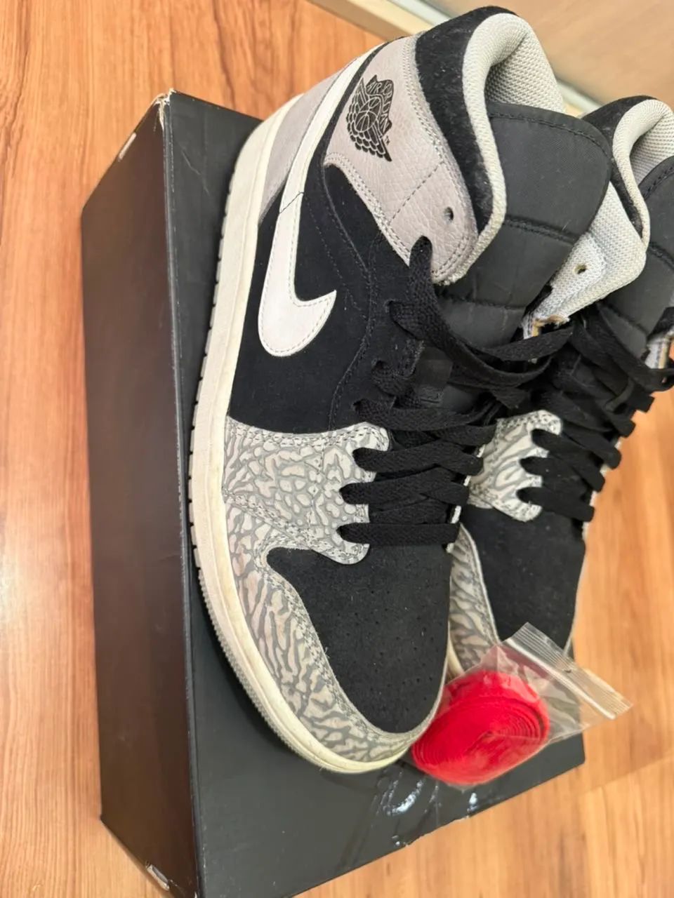 Air Jordan 1 Mid Elephant Toe, tam 41,original,com caixa  - Foto 3