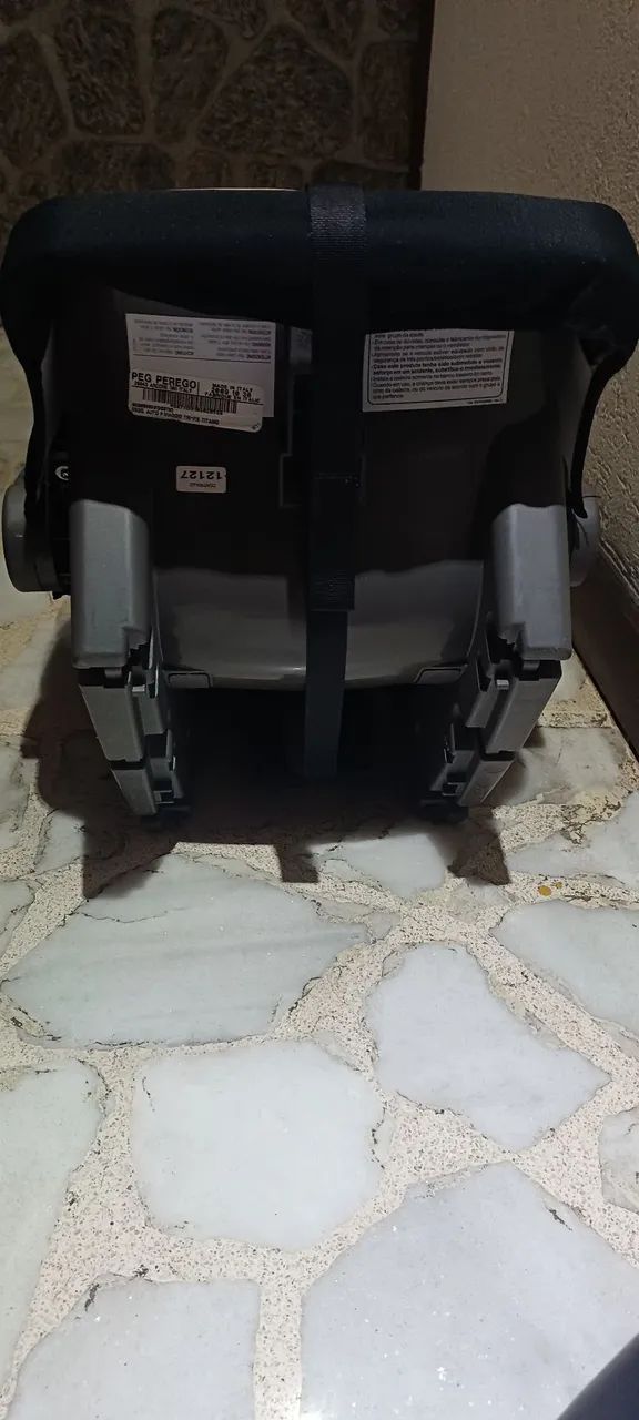 Bebê conforto.