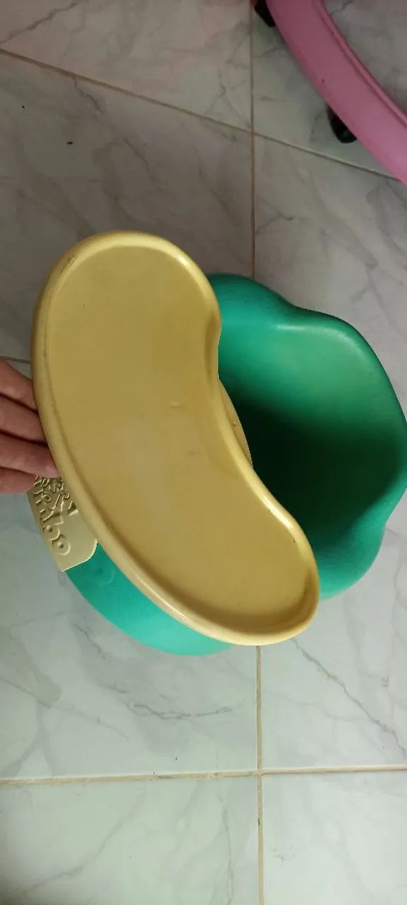 Cadeira de alimentação para bebê.
