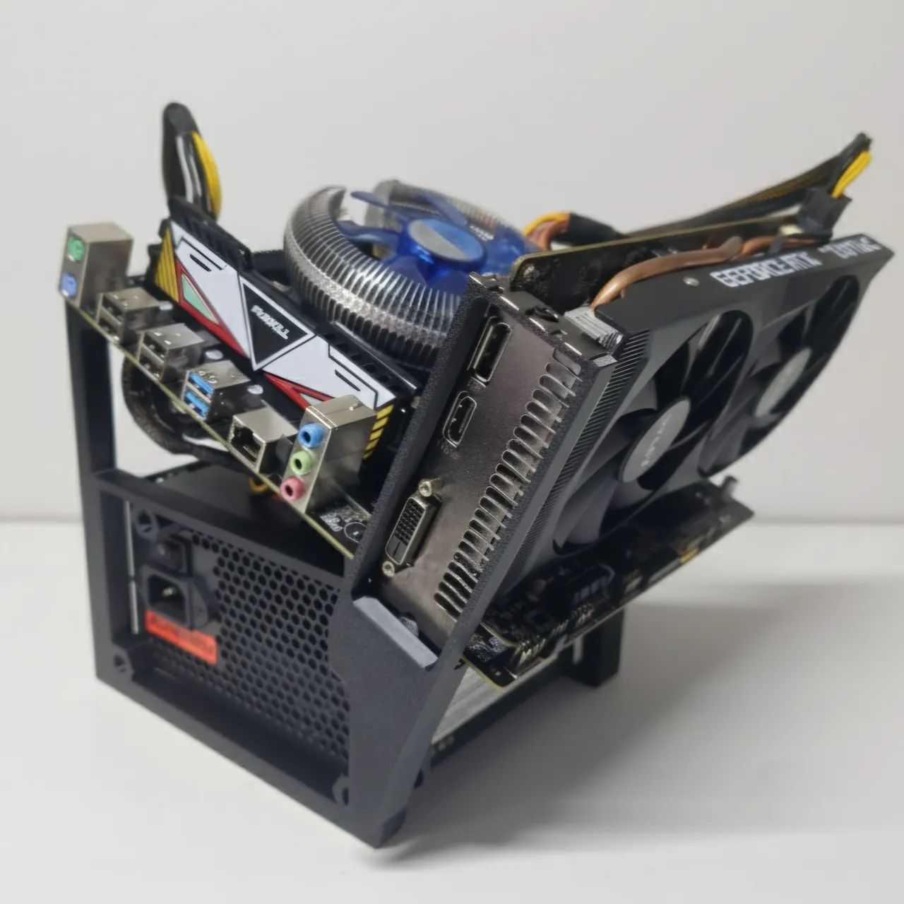 Gabinete Open frame - Suporte de Bancada para PC 