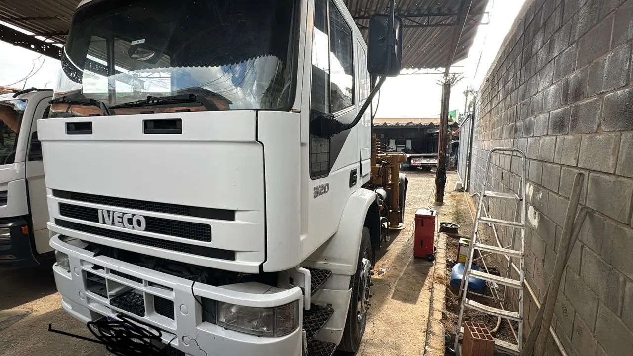 Iveco ecursor 450 munck rodomaq  - Foto 4