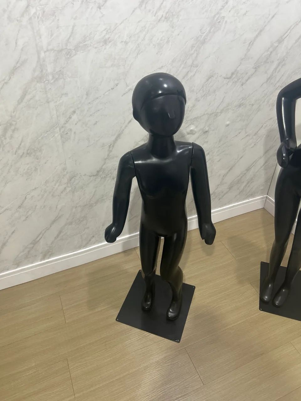 Manequim infantil menino e menina cor preto - Foto 4