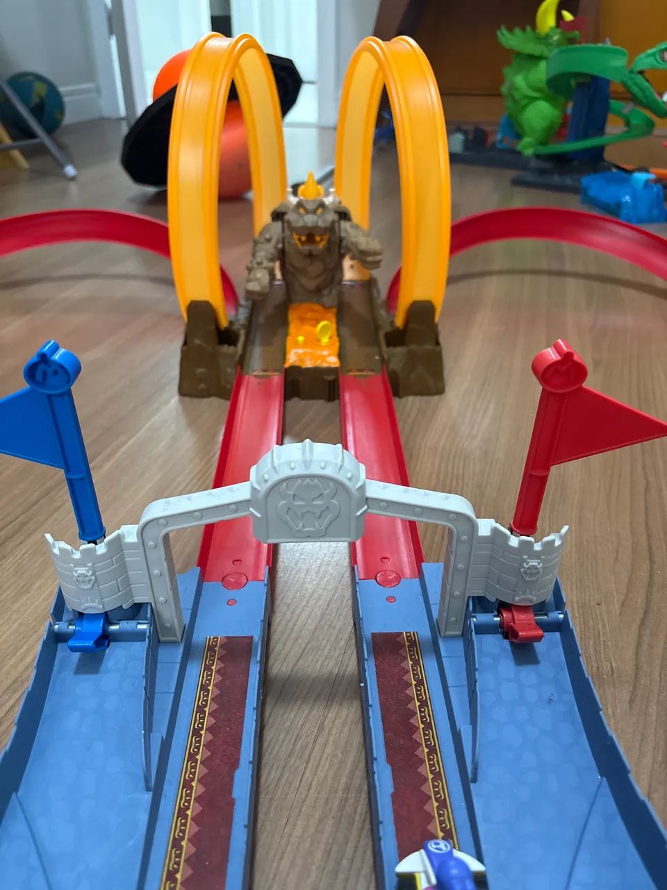 Hot Wheels Mario Kart - Pista do Bowser COMPLETA - Foto 2