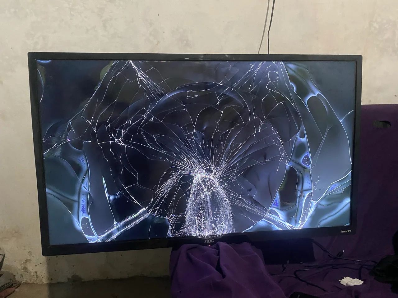 TV de 32 polegadas pra retirada de peças  - Foto 3