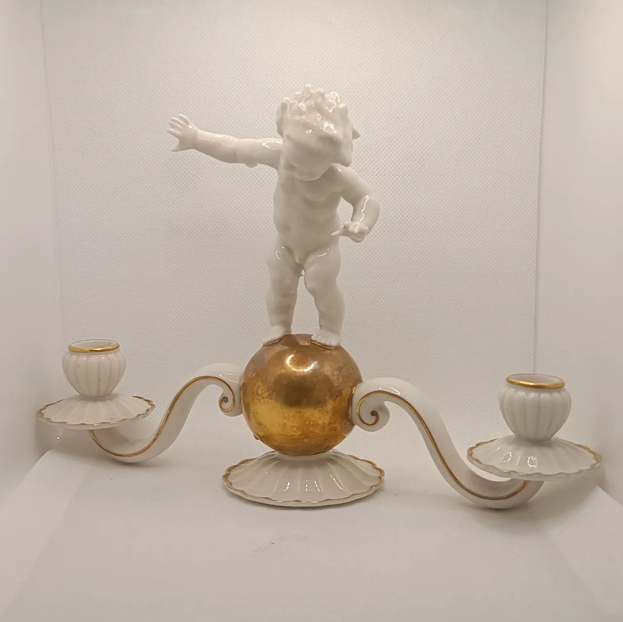 Par de Candelabros Antigos Alemães em Porcelana - Putti - Peça Rara - Foto 6