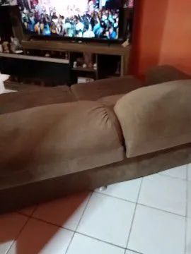 Vende-se um sofá retrátil semi novo 