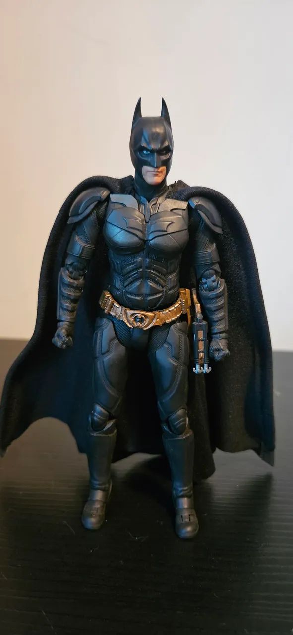 S.H. FIGUARTS - BATMAN THE DARK KNIGHT