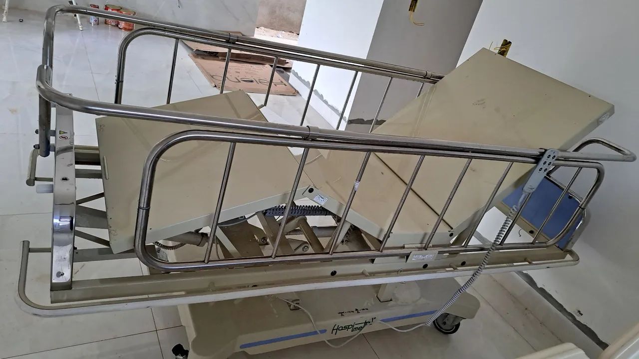 Cama hospitalar elétrica e transporte de paciente.  - Foto 3