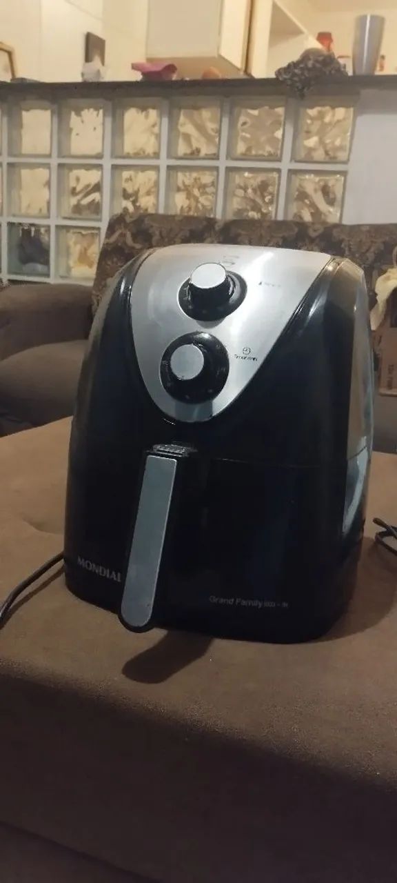 Airfryer seminova - Pouco Usada - VENDER RÁPIDO ? ESTOU DE MUDANÇA  - Foto 4