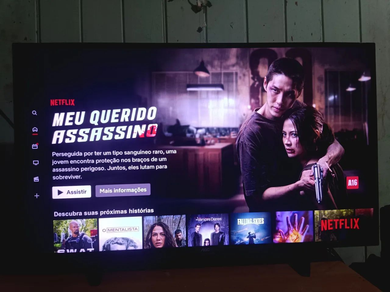 Uma tv esmt 40 polegadas 