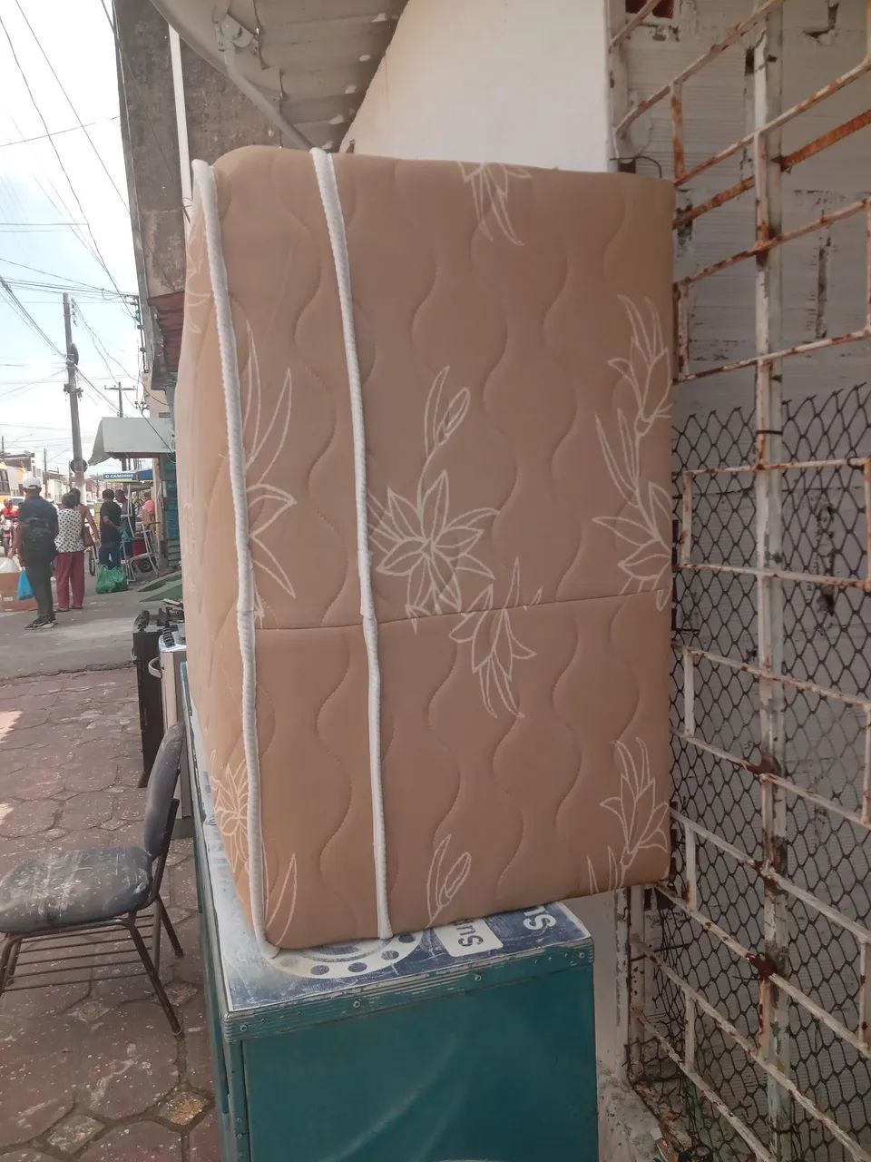 VENDO UMA CAMA BOX DE SOLTEIRO ELA E DE MOLA NA NOVA  - Foto 4