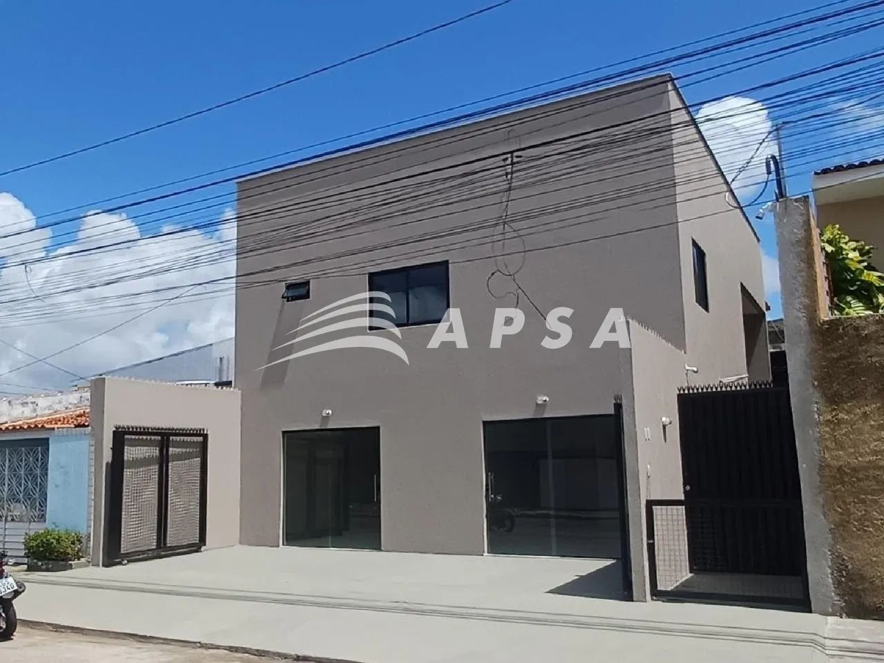 EXCELENTE SALA COMERCIAL COM BANHEIRO, LOCALIZADA EM RUA TRANQUILA, COM FÁCIL ACESSO PARA  - Foto 2