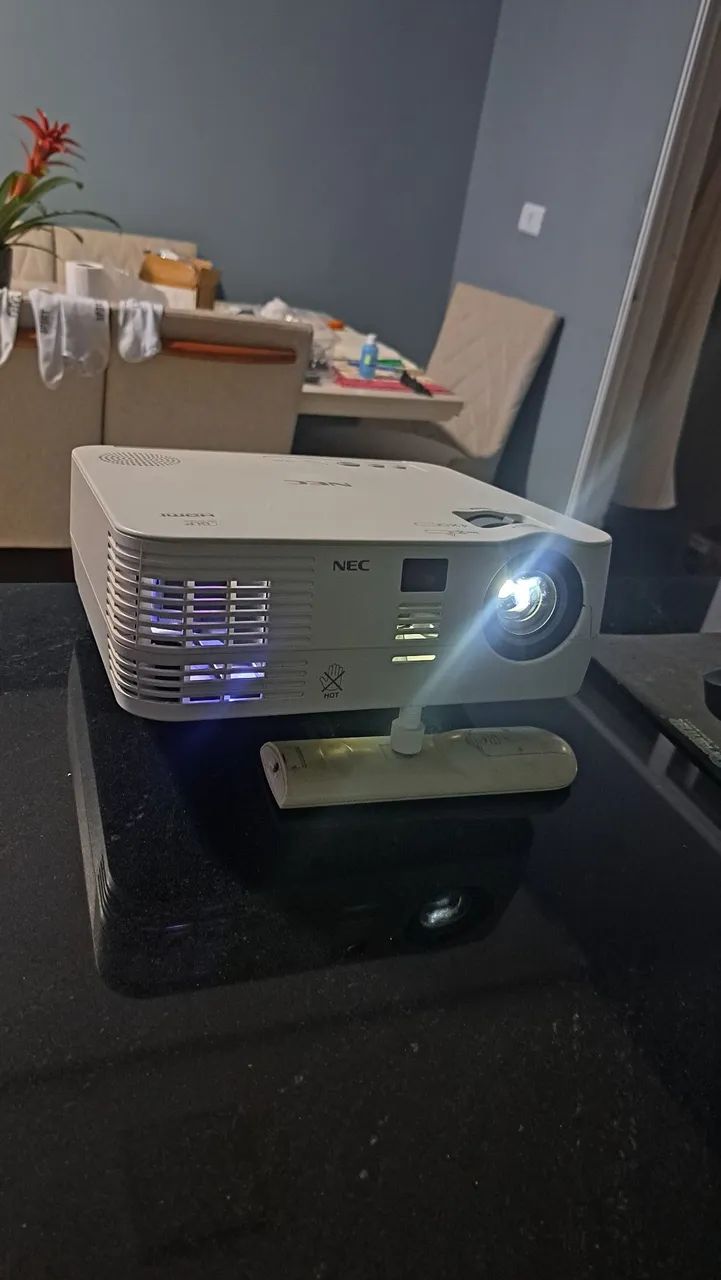 VENDO PROJETOR NEC VE 282 - Foto 4