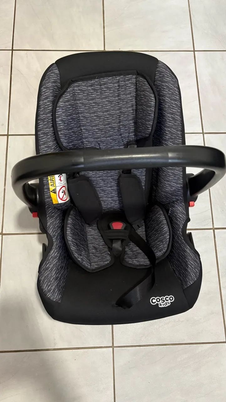 Carrinho + bebê conforto cosco Kids