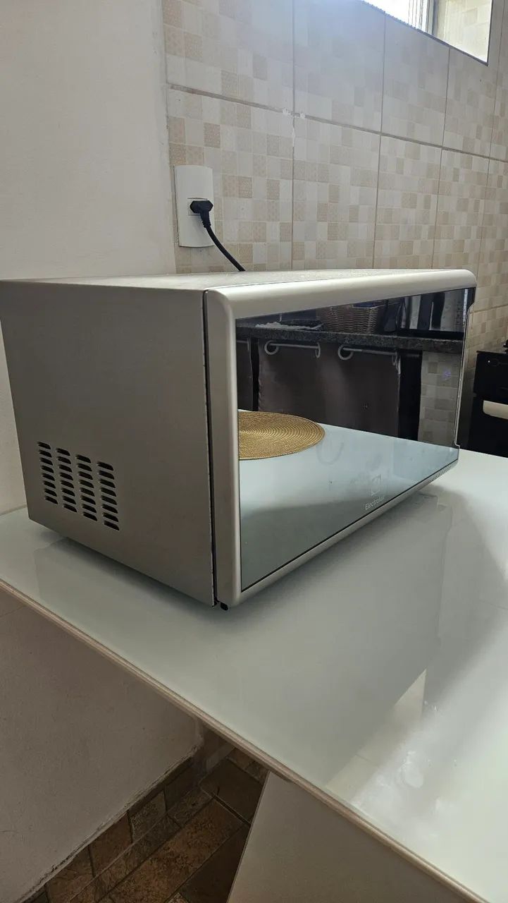 Micro-ondas Electrolux 31L - Foto 2