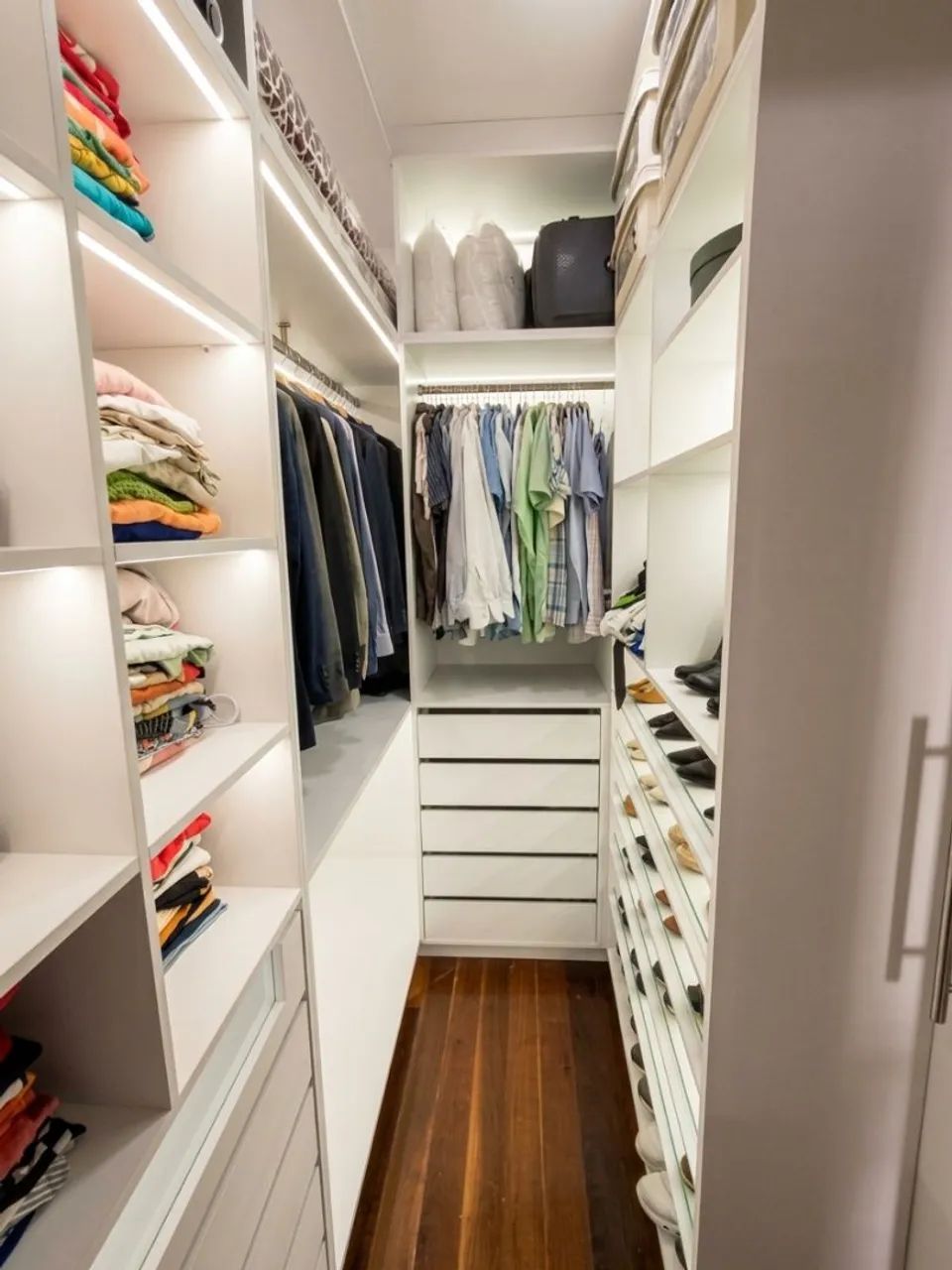 Closet projetado com LEDs!