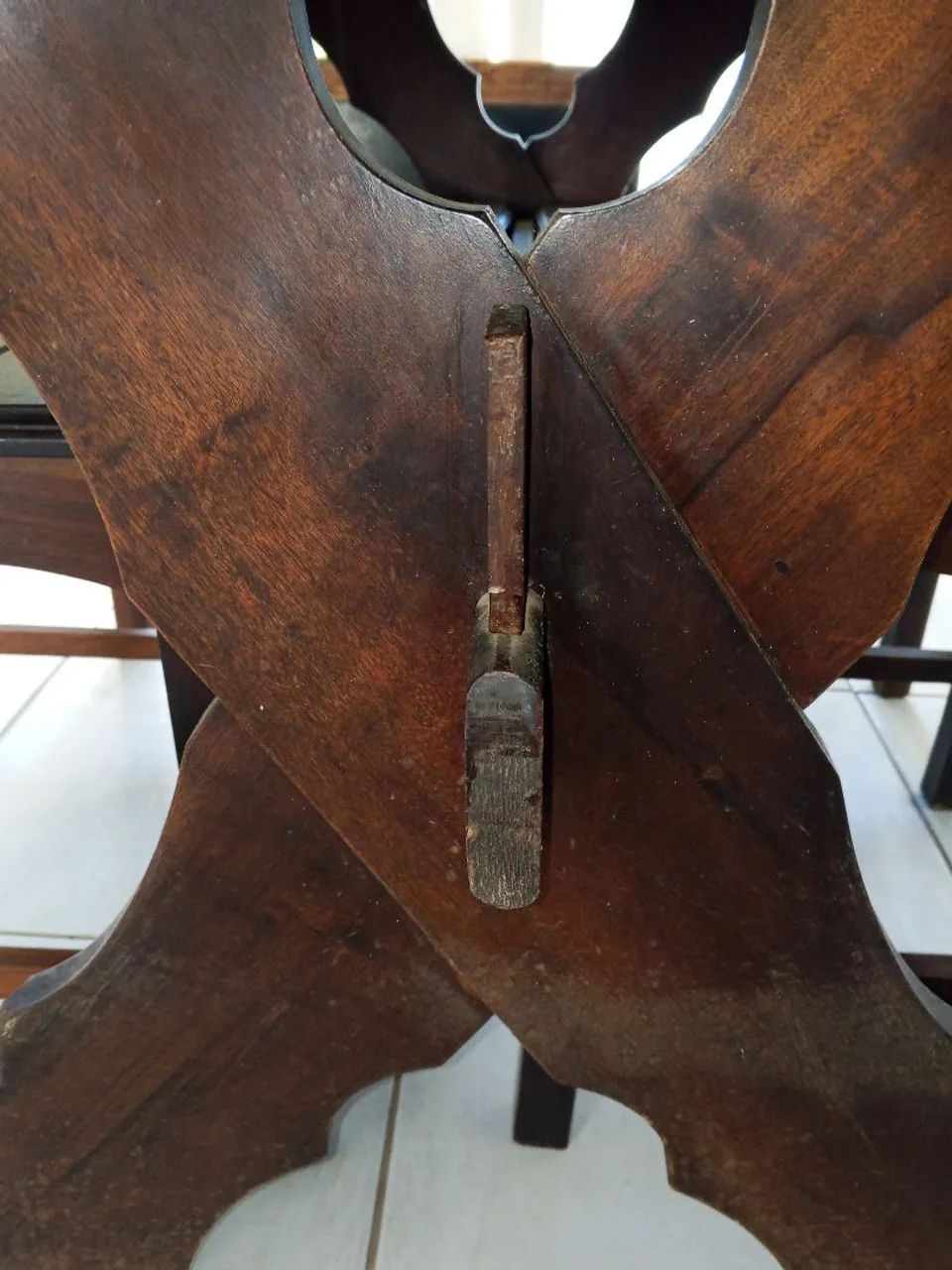 Mesa e cadeiras de sucupira madeira antiga  - Foto 3