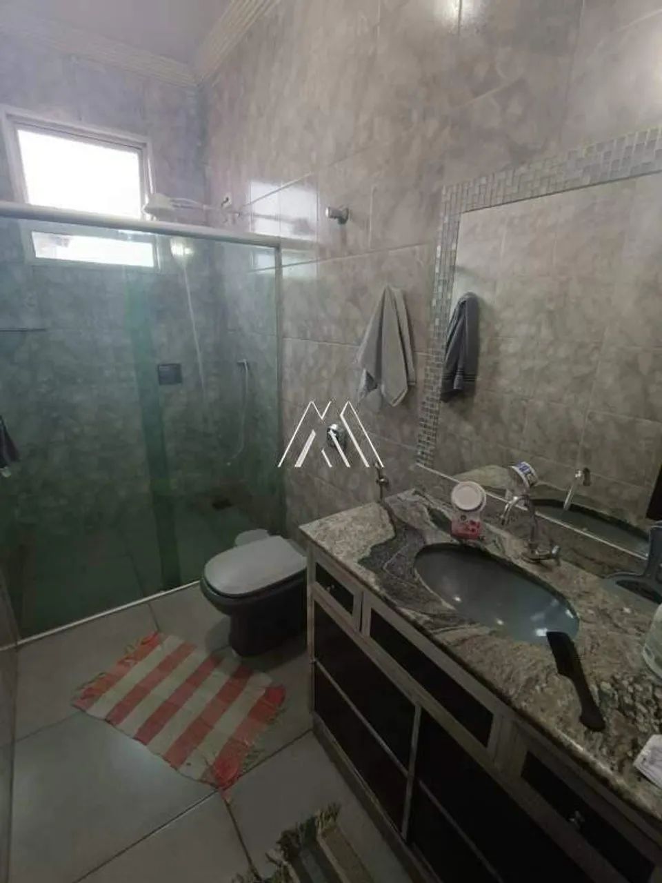 Vendo casa em Itaúna com kitnet para locação com ótima localização! - Foto 4