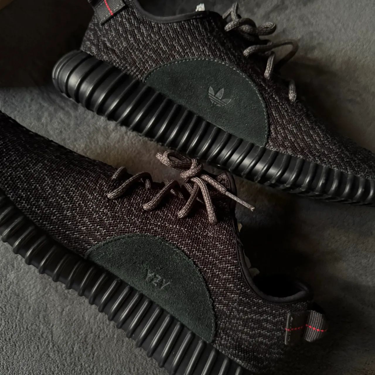 Yeezy Boost 350 v1 Pirate Black  - Foto 5
