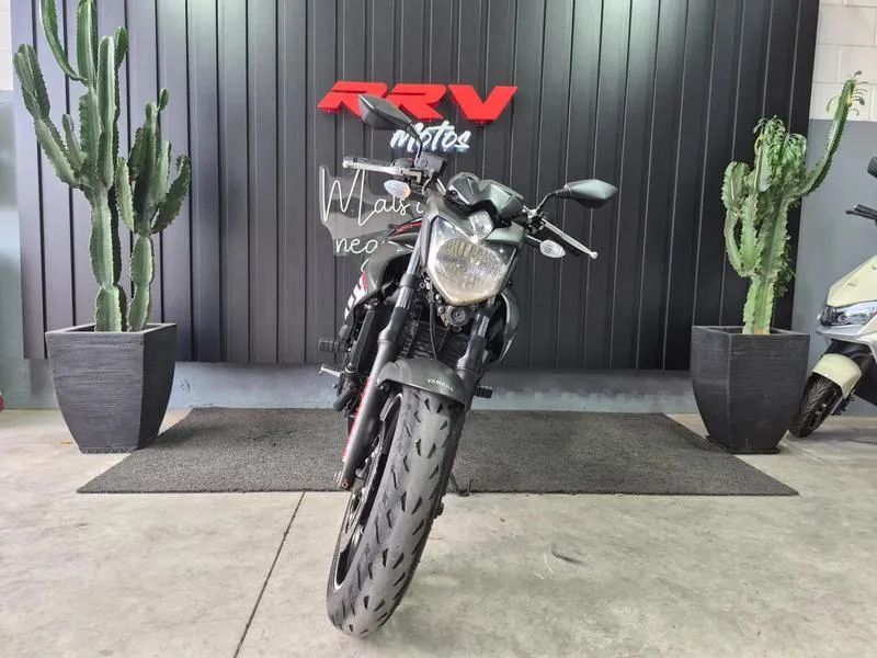 YAMAHA XJ6 N 2015 - Foto 3