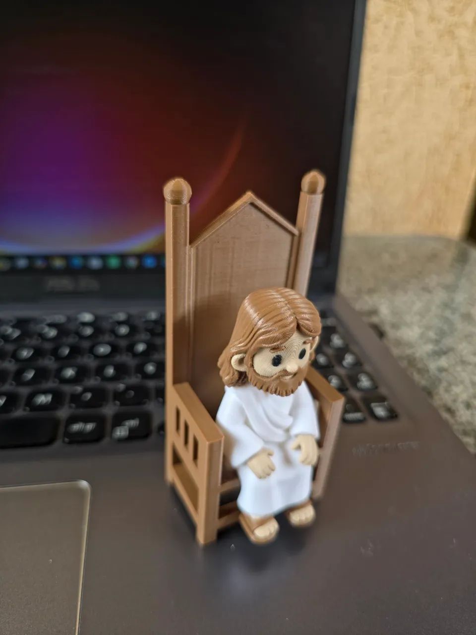 Decoração Mini Jesus Sentado no Trono 11cm - Foto 4