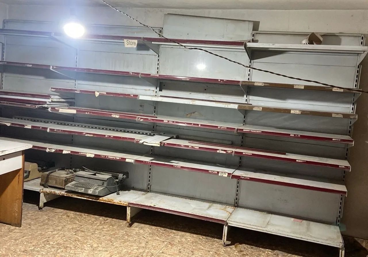 Gôndola p/ comércio 