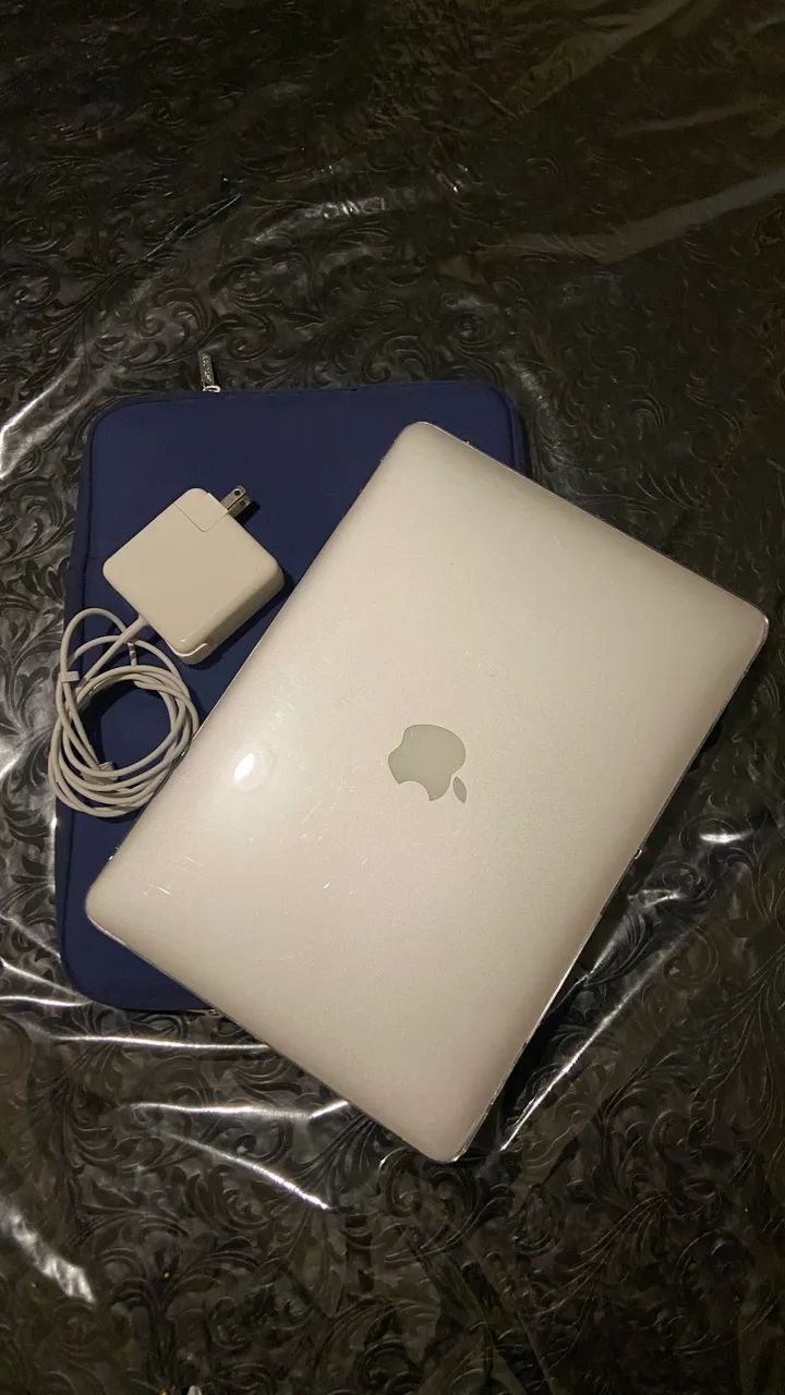 MacBook Air 13 Early 2014 256GB + carregador + capa - Notebooks