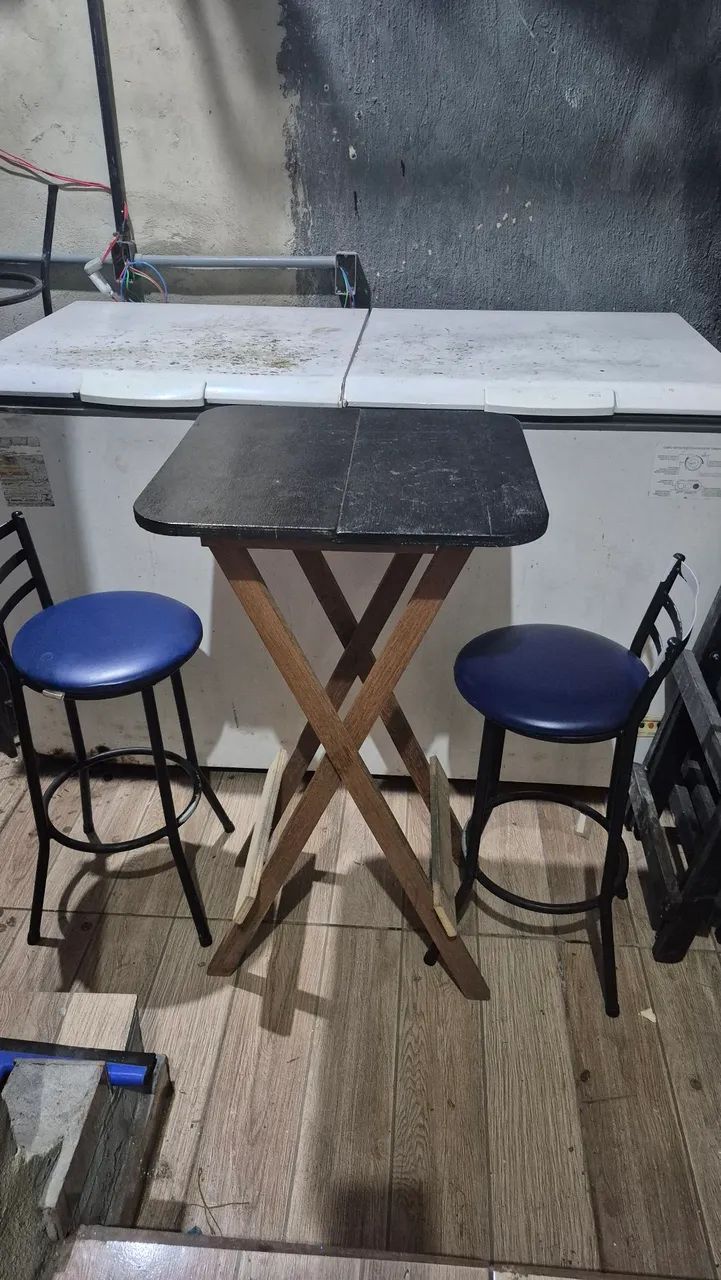 Vendo Jogo de mesas e cadeiras para bares. - Foto 5