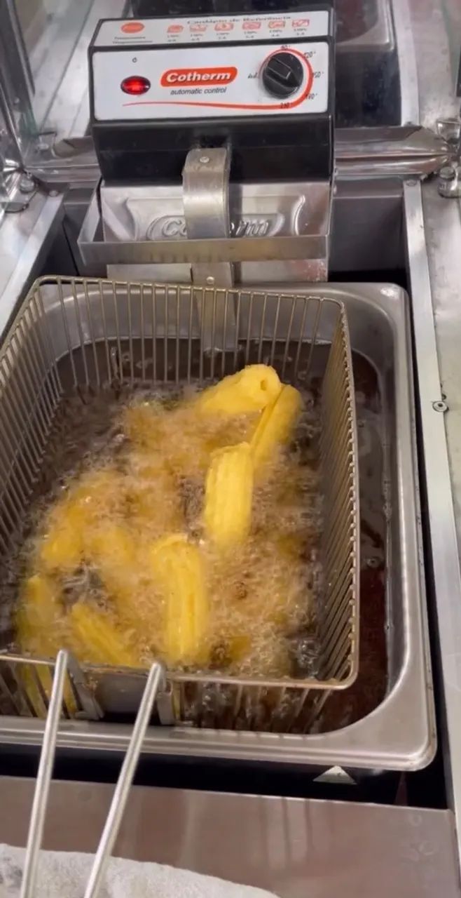 Vendo CARRINHO DE CHURROS completo pronto para trabalhar  - Foto 2