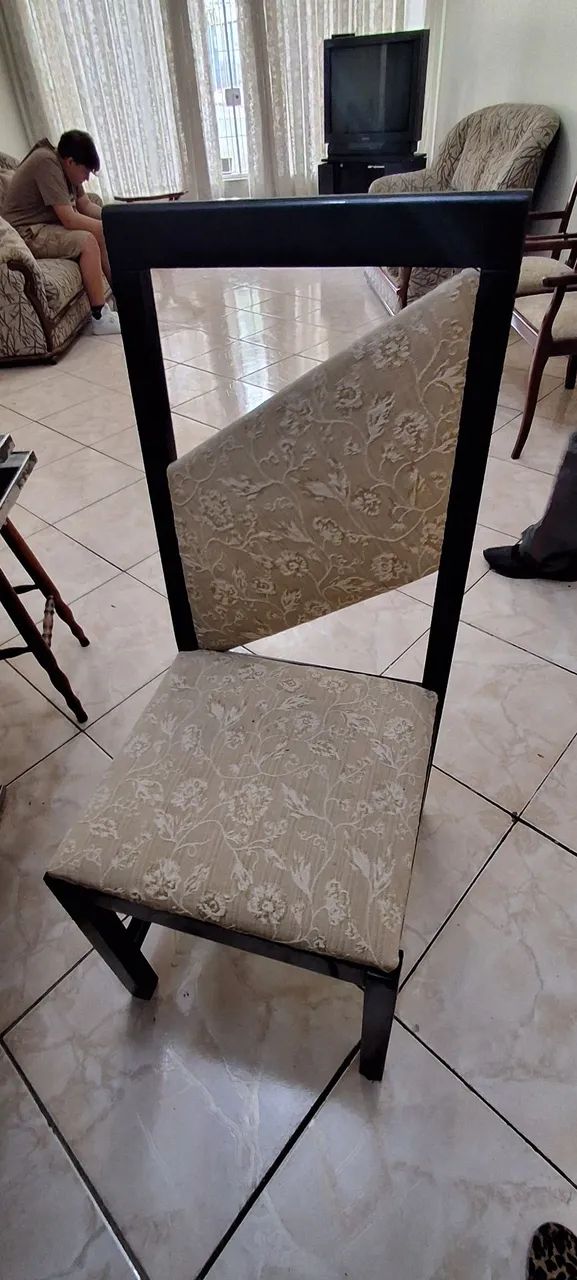 Cj de Cadeiras com mesa de jantar de brinde!