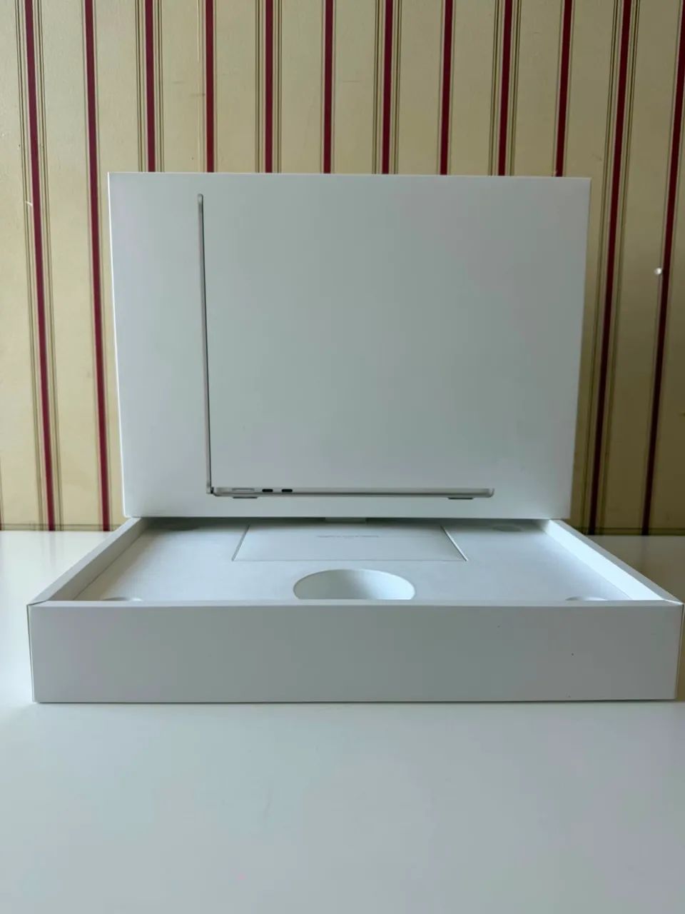 Mac Air prata chip da Apple M2 8gb de RAM SSD 256gb  - Foto 2