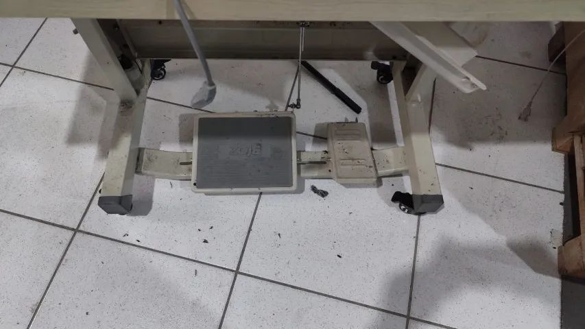 Maquina de overloque - Foto 5