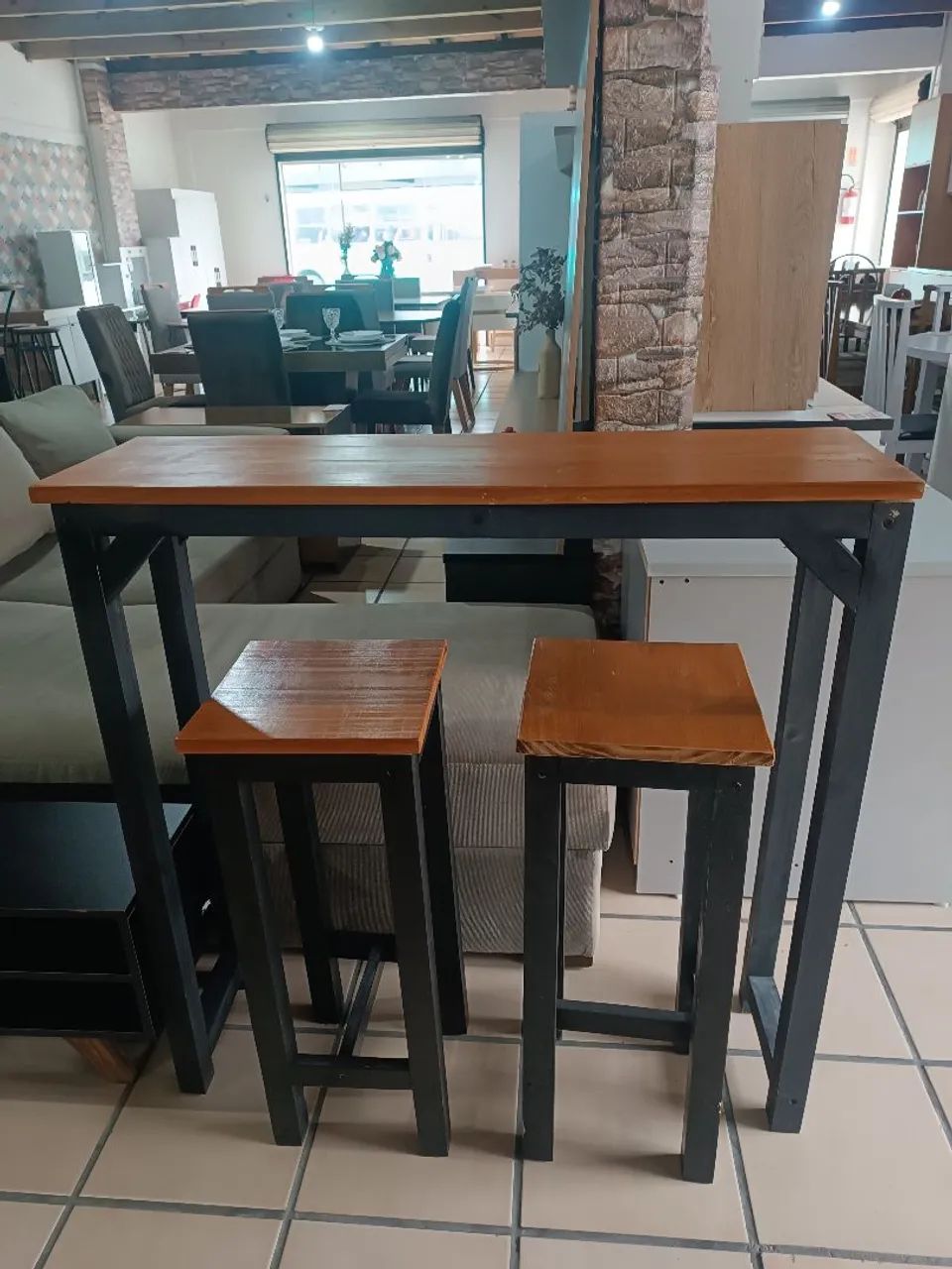 Bancada com duas Banquetas  - Foto 4