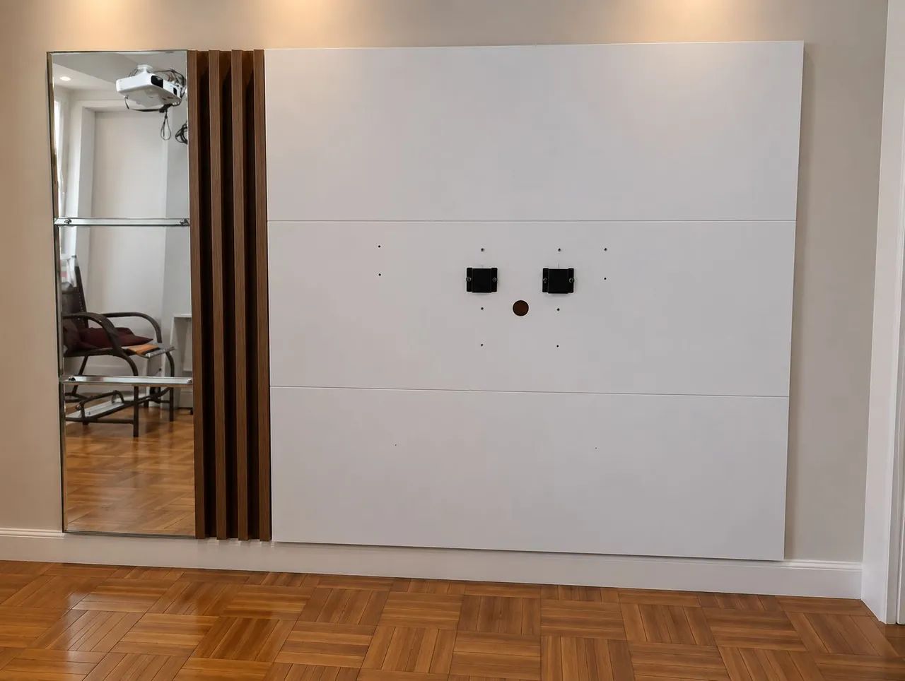 Painel de TV com Suporte MDF