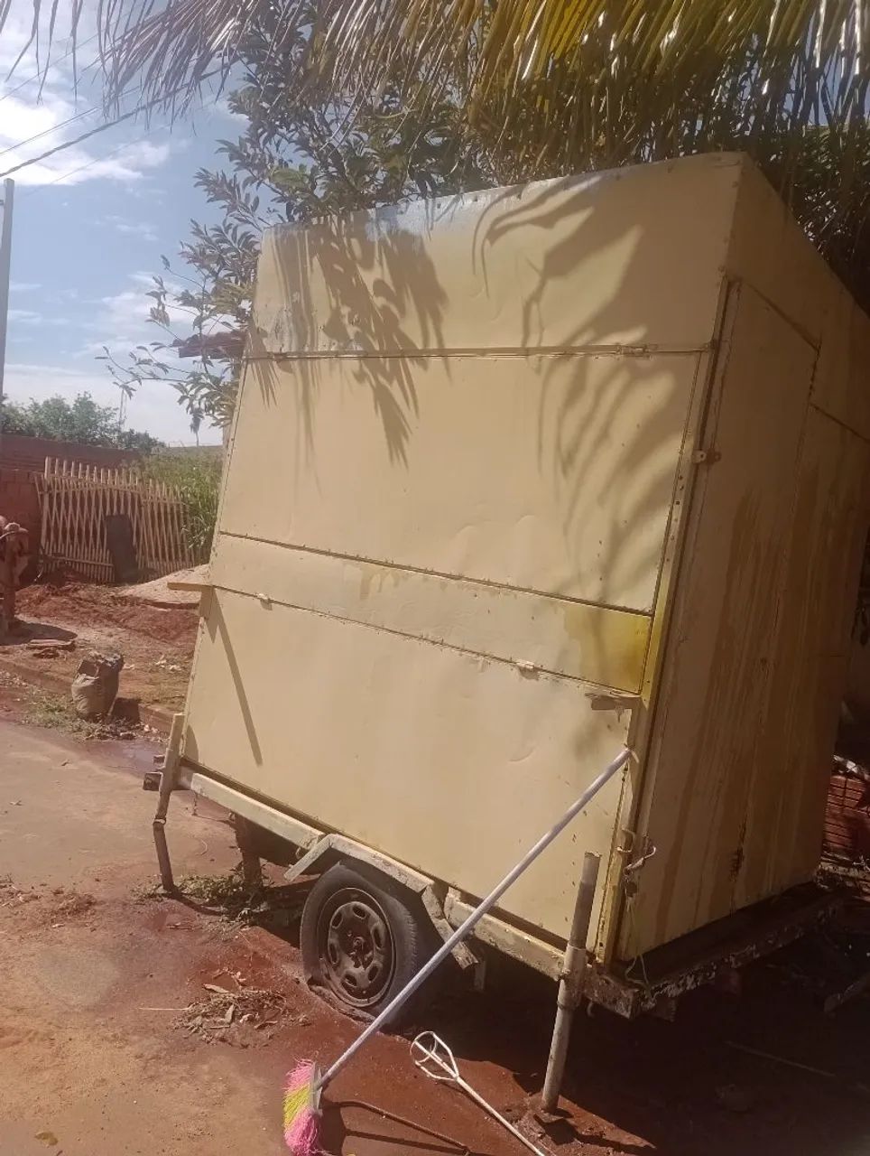 Trailer em bom estado 