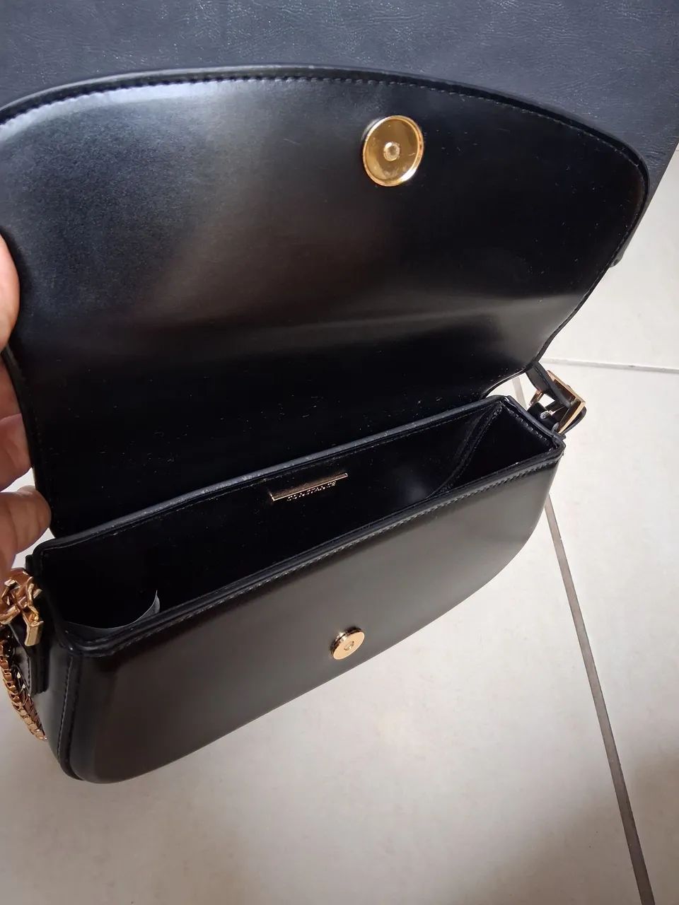 Bolsa Constance preta - Foto 2