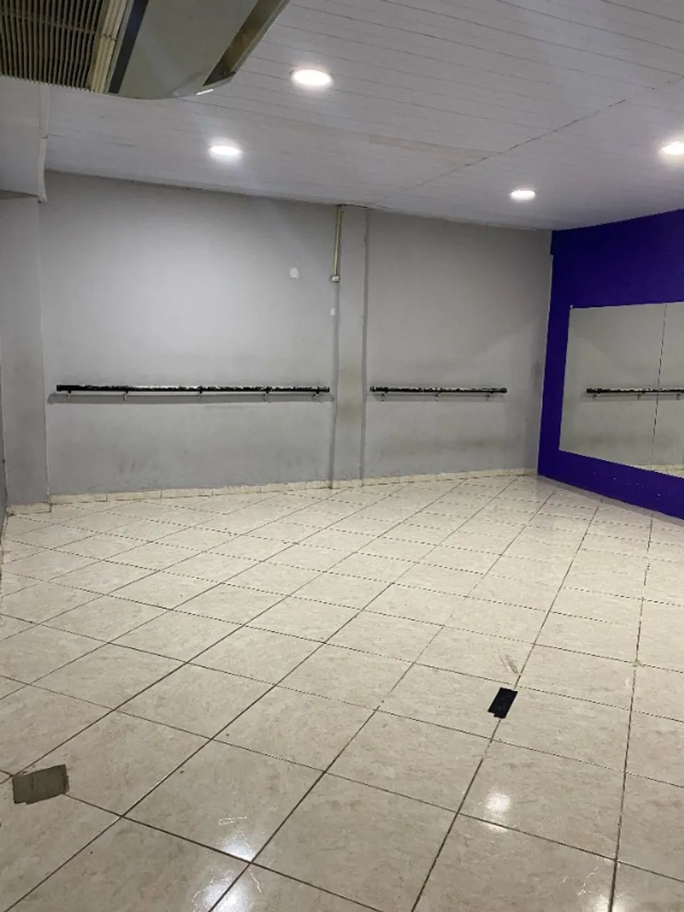 Espaço Comercial Amplo no Centro de Belford Roxo - 4 Salas + 2 Banheiros - Foto 4