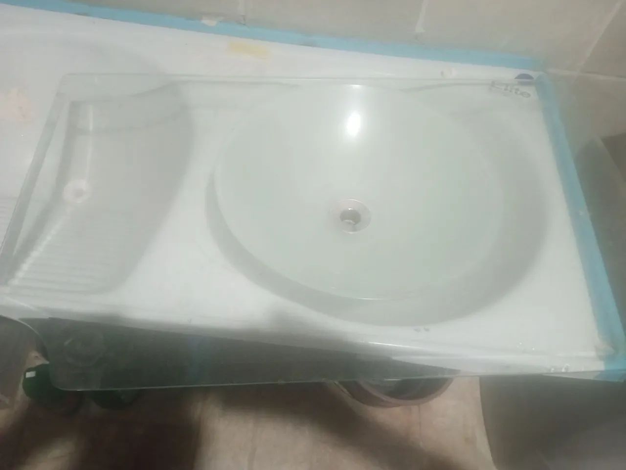 Vendo pia de vidro nova 
