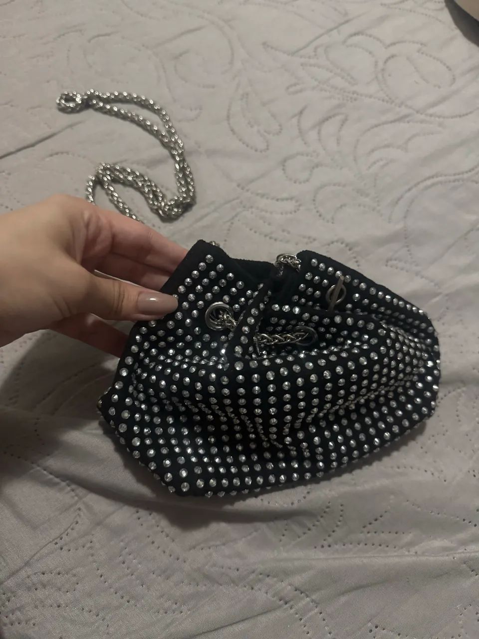 Bolsa preta brilhosa - Foto 3