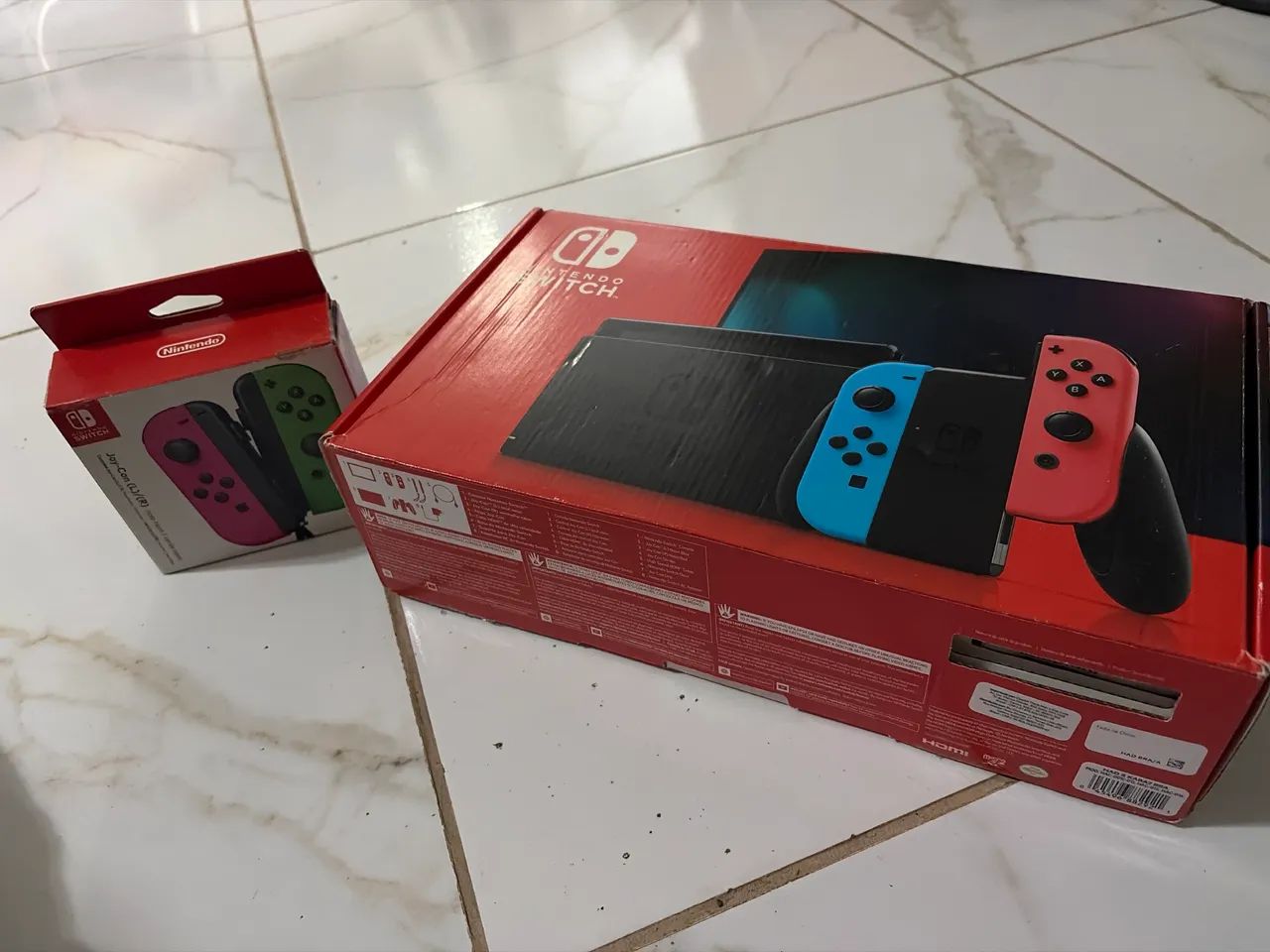 Nintendo Switch V2 + Joy-con